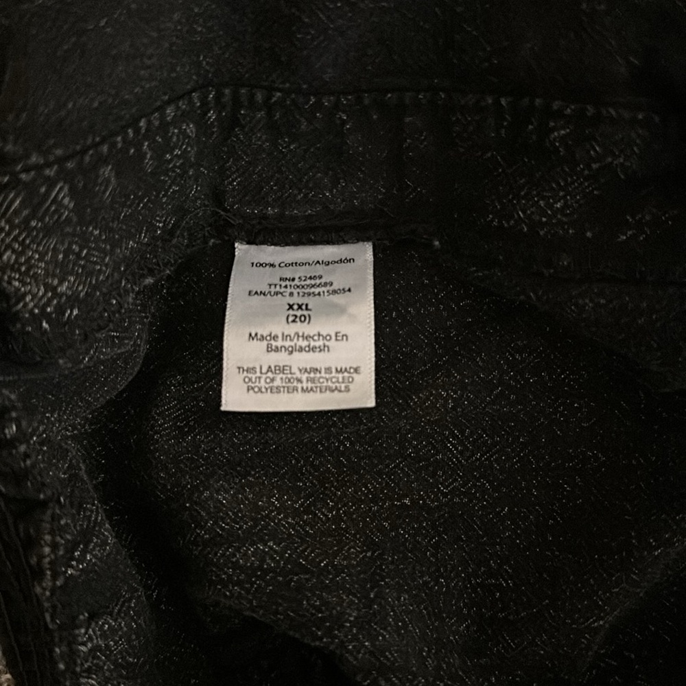 Shorts - Picture 3 of 3